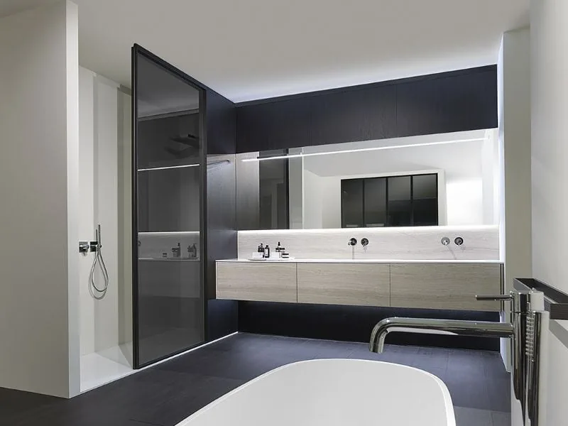 Vanidad de baño con acabado tipo mueble fino